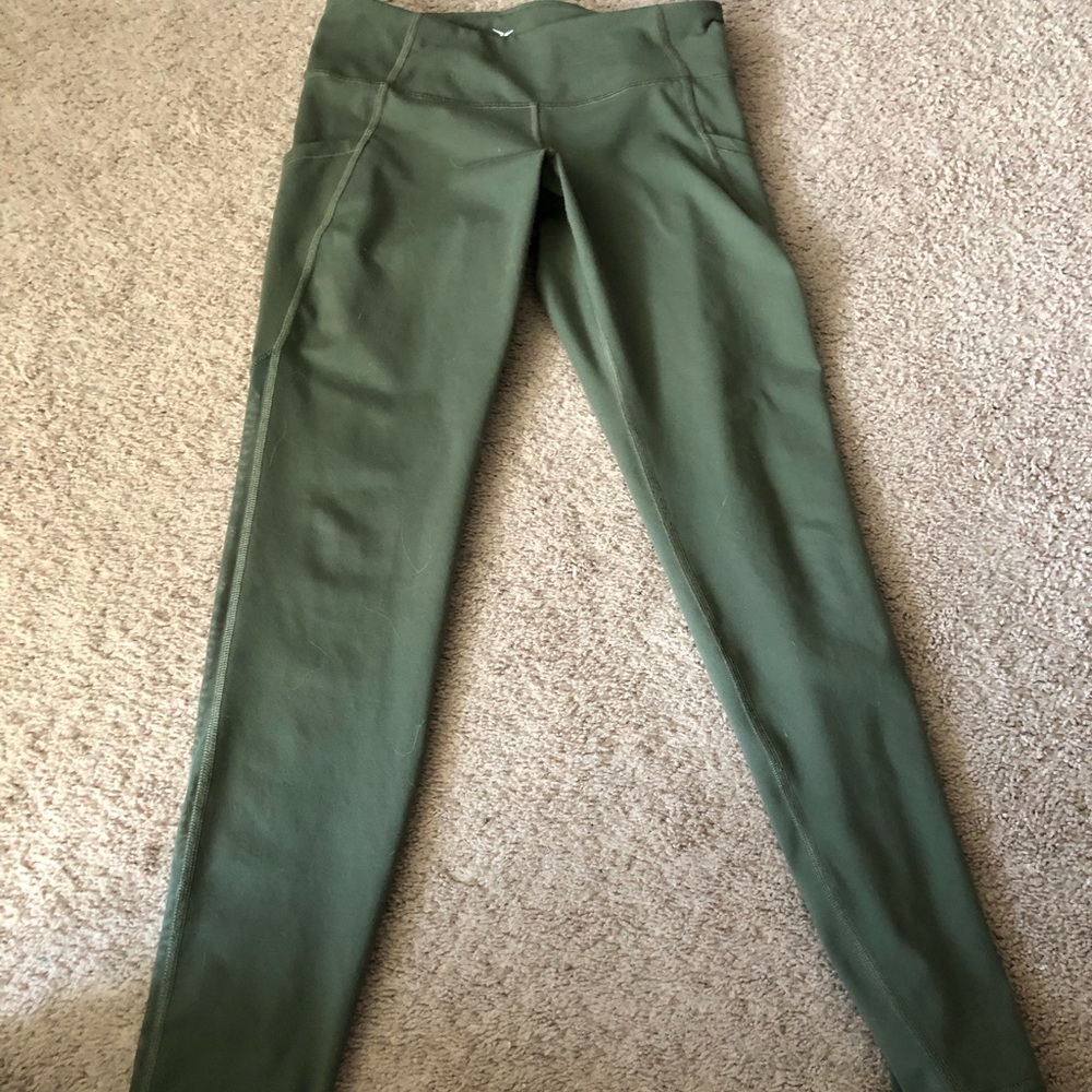 Green activewear leggings